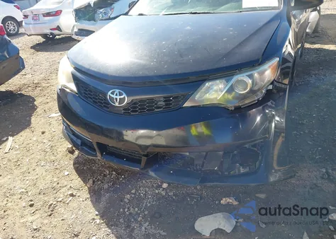 2014 Toyota Camry Se z USA, uszkodzony, nr VIN 4T1BF1FK2EU846387